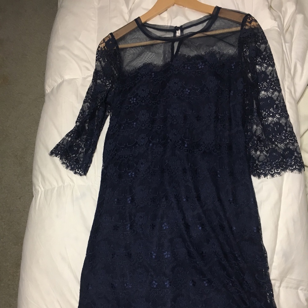 BCBG Paris Navy lace shift dress sz 8